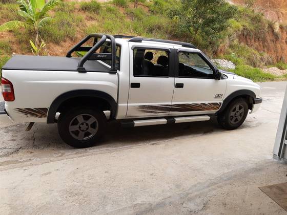 CHEVROLET S10 2.4 MPFI RODEIO 4X2 CD 8V FLEX 4P MANUAL CHEVROLET S10 2.4 MPFI RODEIO 4X2 CD 8V FLEX 4P MANUAL